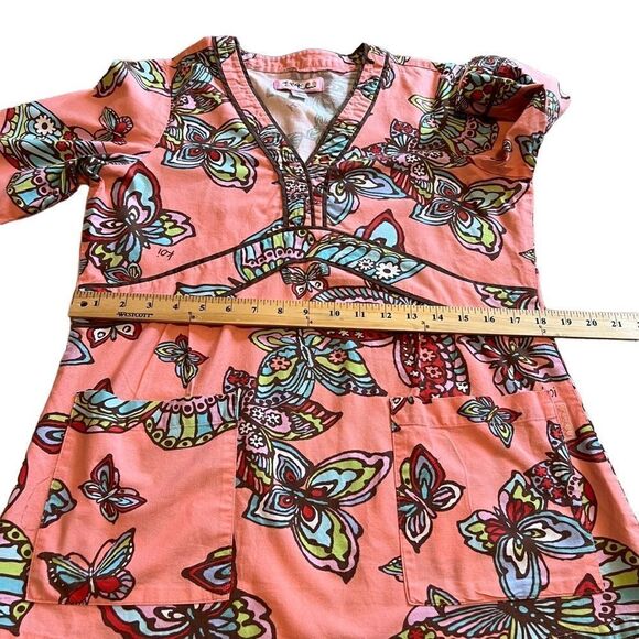 Koi Pink Butterfly Scrub Top with Brown Trim. Size Small. Good Condition!! - Picture 9 of 9
